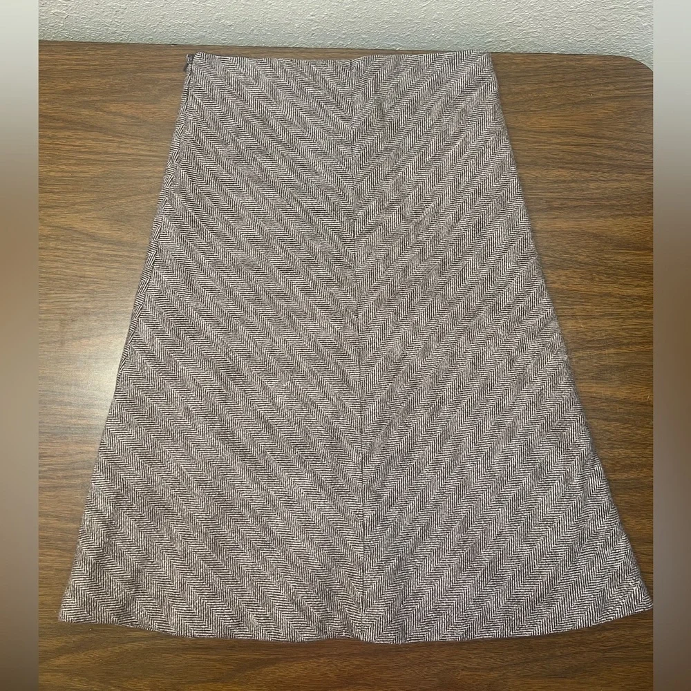 Vintage Modern Amusement Wool Blend Pocketed Herringbone Skirt - Size 6 - Picture 7 of 10